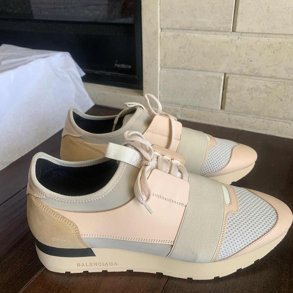Sold Balenciaga race runner women 42 NEW W BOX